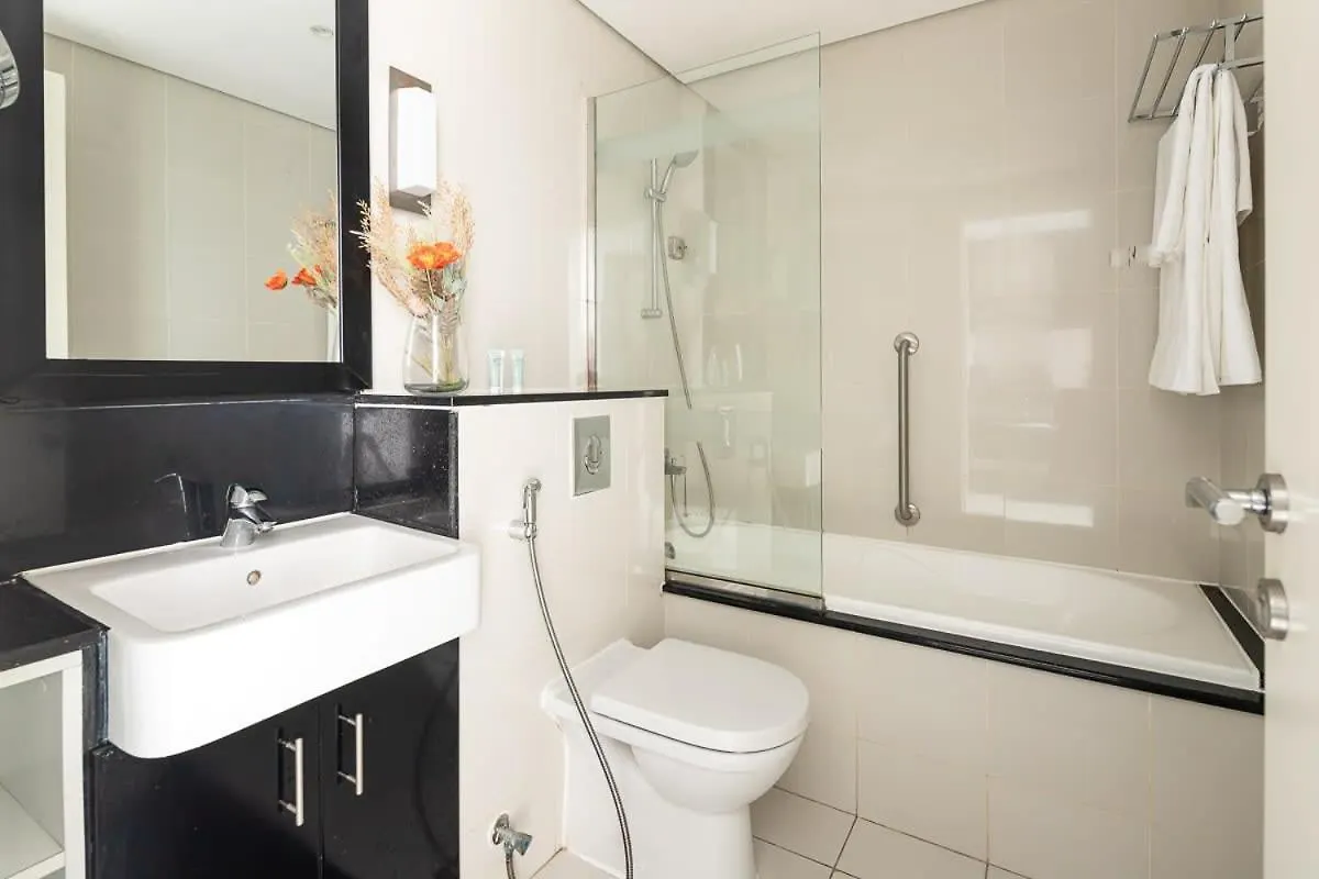 Frank Porter - Damac Cour Jardin Dubai Apartment